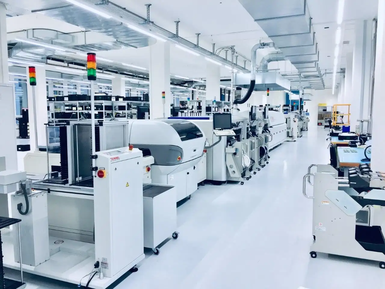 Doanh nghiệp nên ưu tiên công ty gia công SMT có hồ sơ năng lực rõ ràng, đã thực hiện nhiều dự án PCBA thực tế