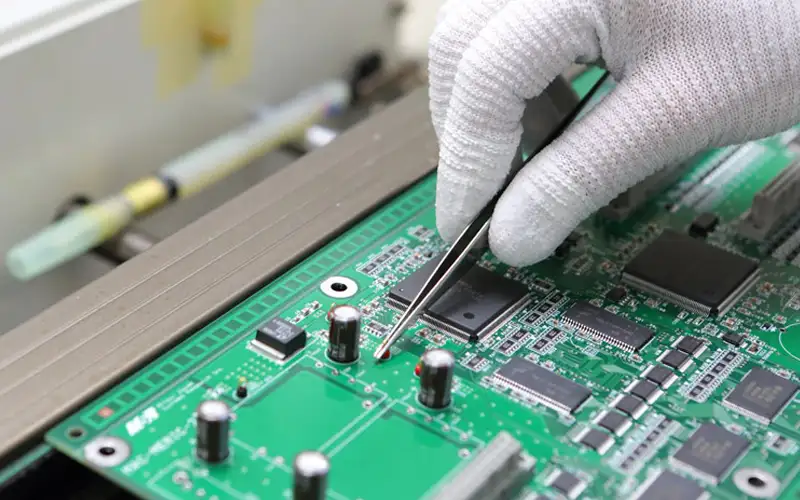 Quy trình lắp ráp điện tử đảm bảo sản phẩm đạt tiêu chuẩn IPC, ISO