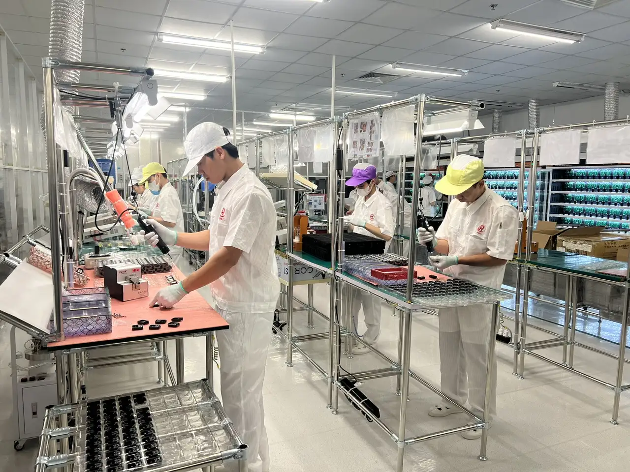 Đội ngũ kỹ sư giàu chuyên môn và kinh nghiệm tại nhà máy SHDC