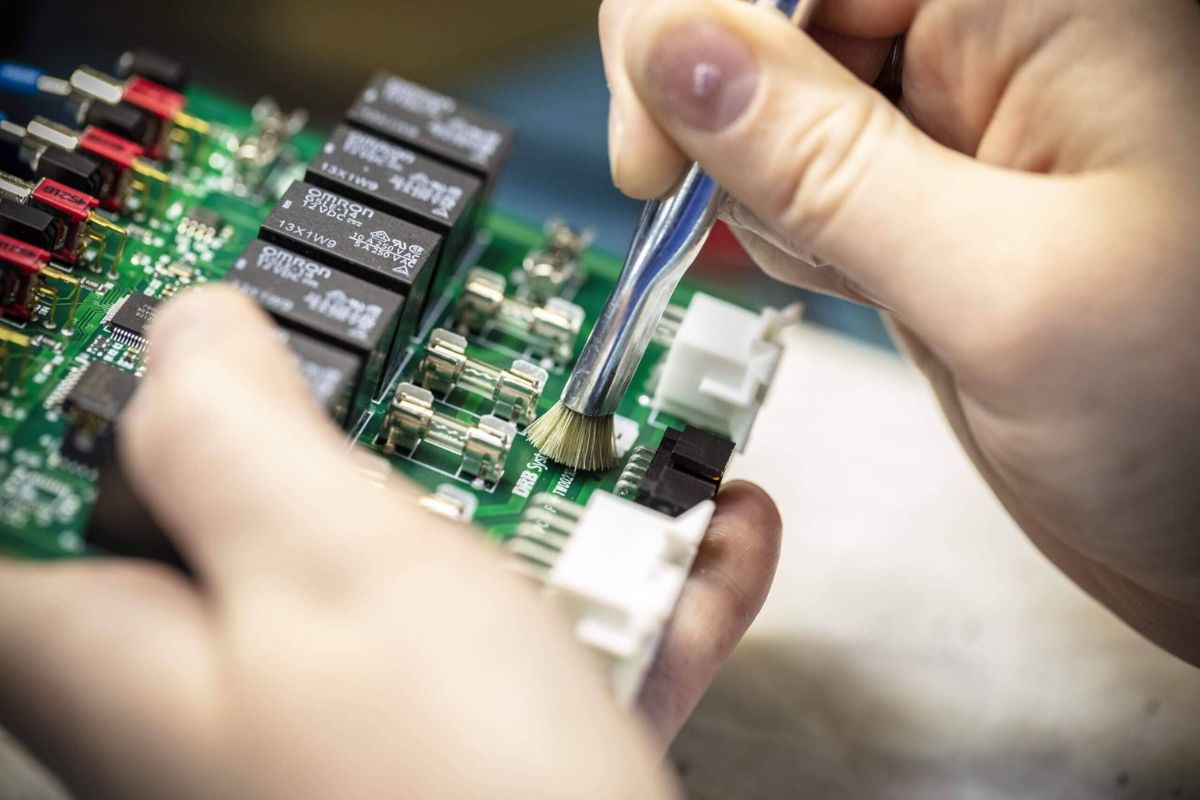 What OEMs Expect from PCB Assembly Services in the USA