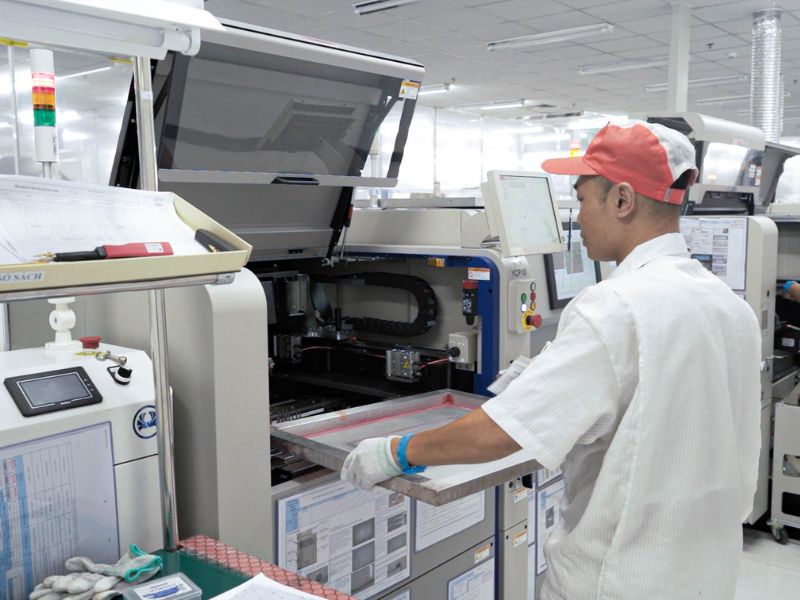 Why US OEMs Use Full Turnkey Electronics Manufacturing